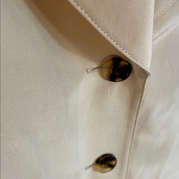 Lafayette 148 New York Beige Silk Button Down Blouse – Career Top Size 12 NWT - Picture 8 of 16